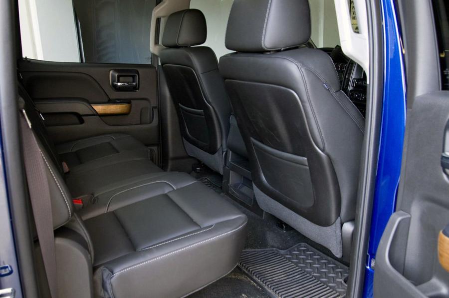  Chevrolet Silverado 2500 HD 2015 года  (фото 23 из 36)